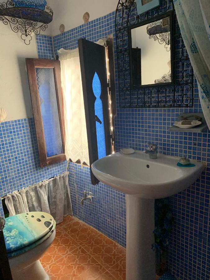 Hathor ,Casa Marroqui Con Dos Terrazas En La Medina Antigua , Ideal Parejas!! Wifi!! Asilah Exterior foto